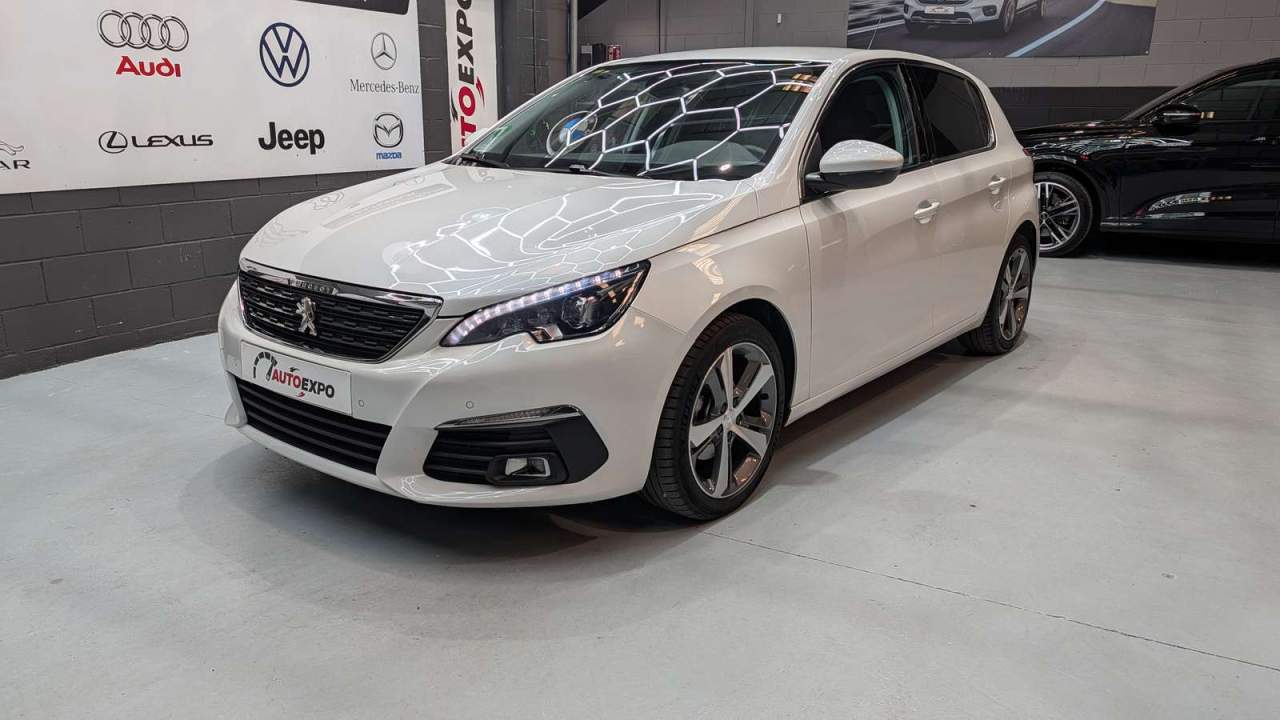 Peugeot 308 Allure 1.2 Puretech Eat8